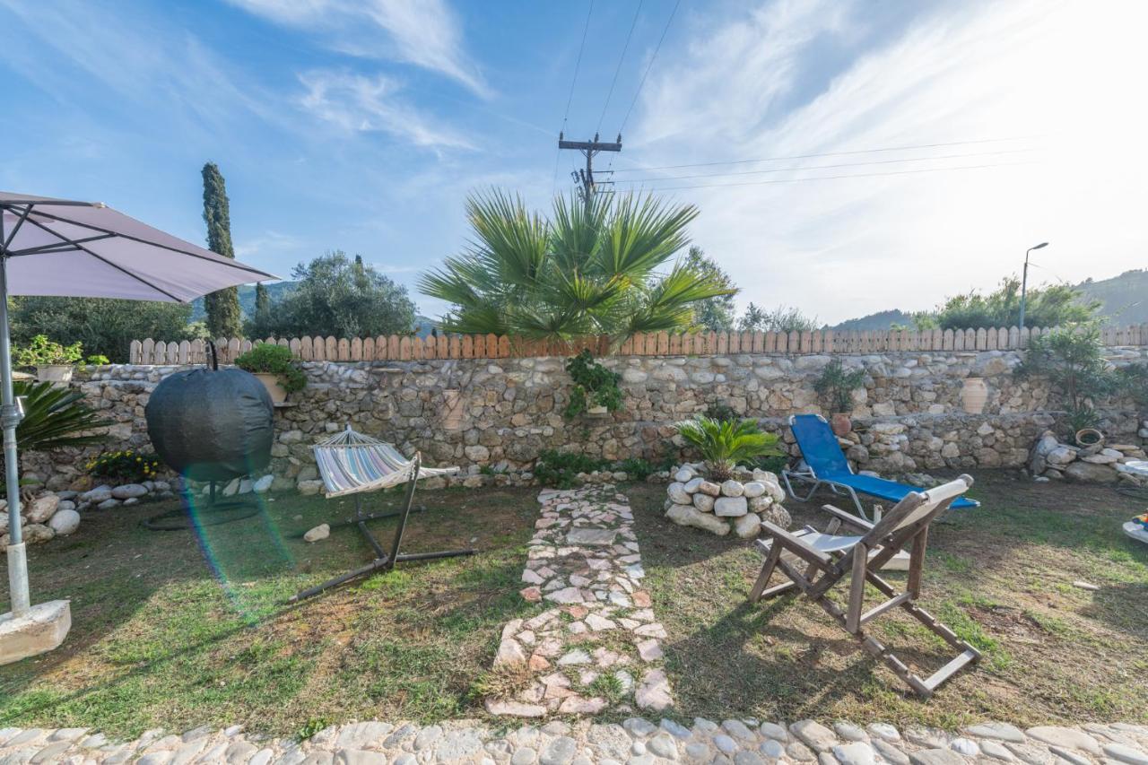 Stelios Stone House Sinarades Villa Kouramádes Eksteriør billede