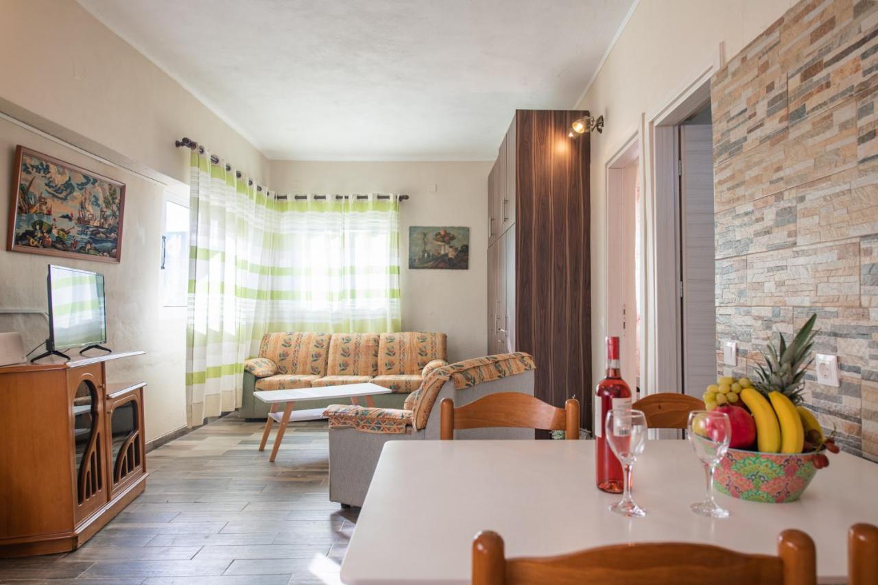 Stelios Stone House Sinarades Villa Kouramádes Eksteriør billede