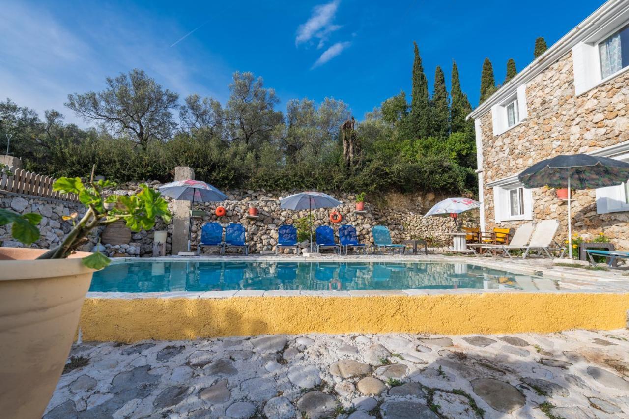 Stelios Stone House Sinarades Villa Kouramádes Eksteriør billede