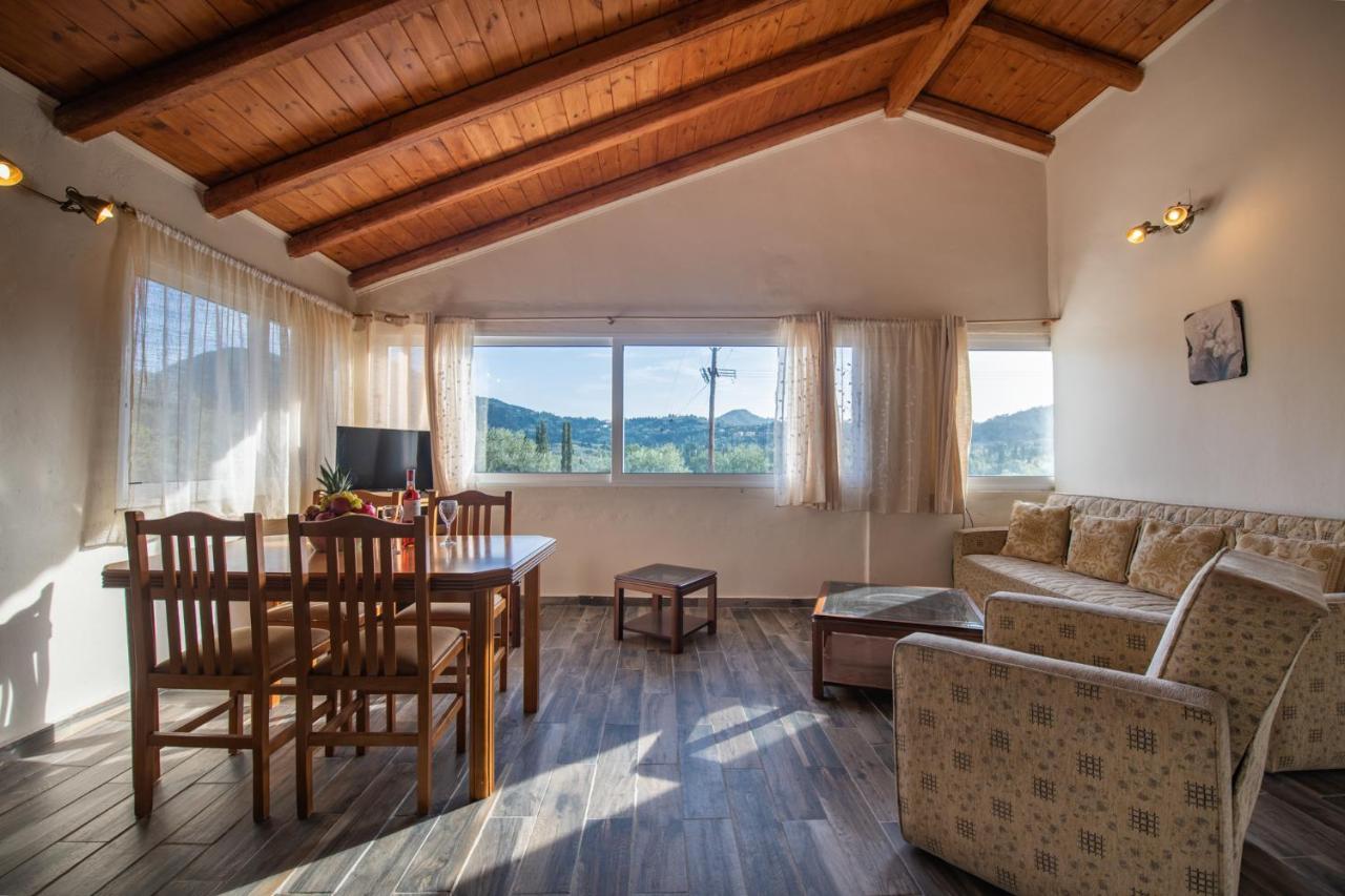 Stelios Stone House Sinarades Villa Kouramádes Eksteriør billede