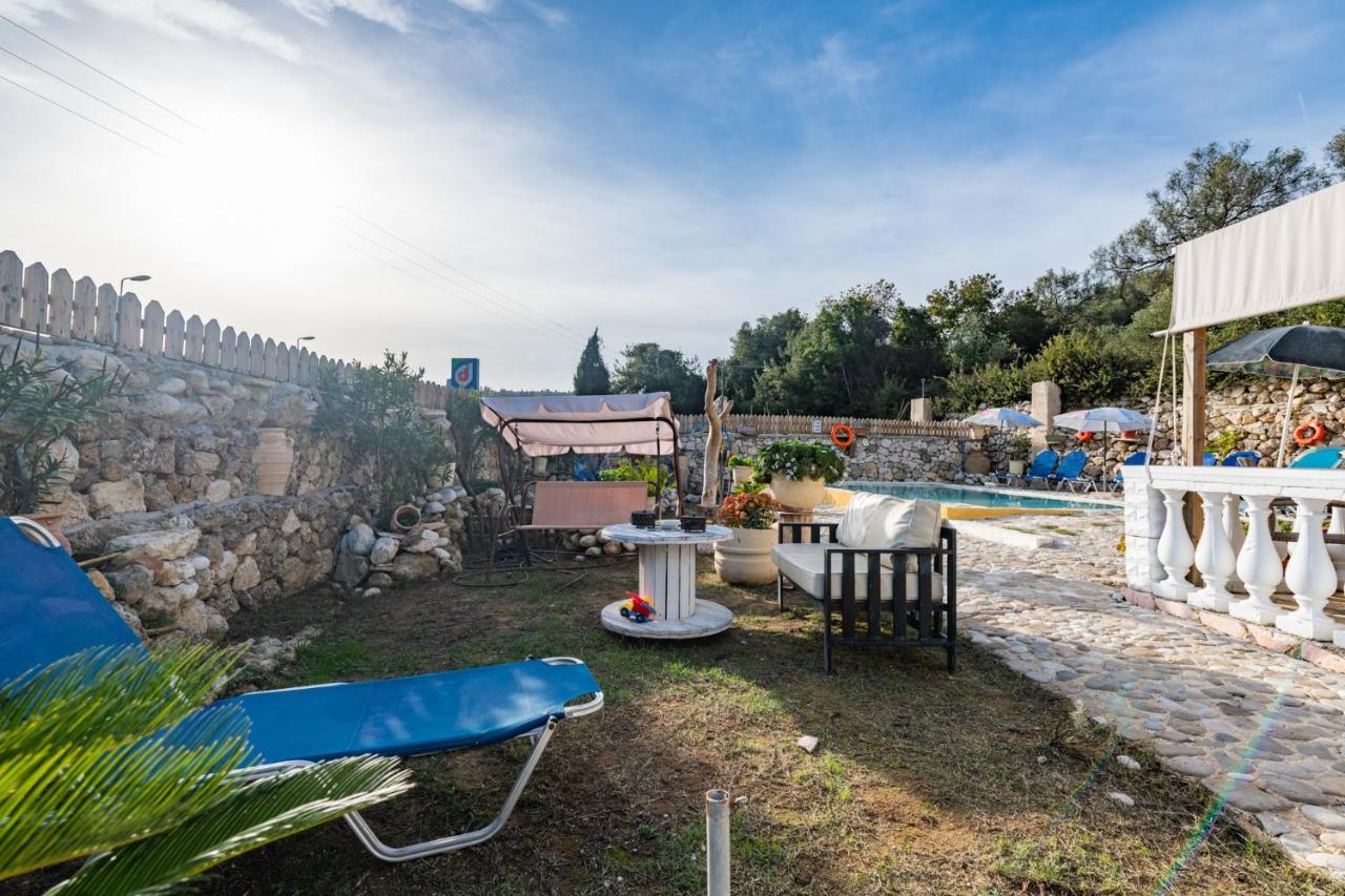 Stelios Stone House Sinarades Villa Kouramádes Eksteriør billede