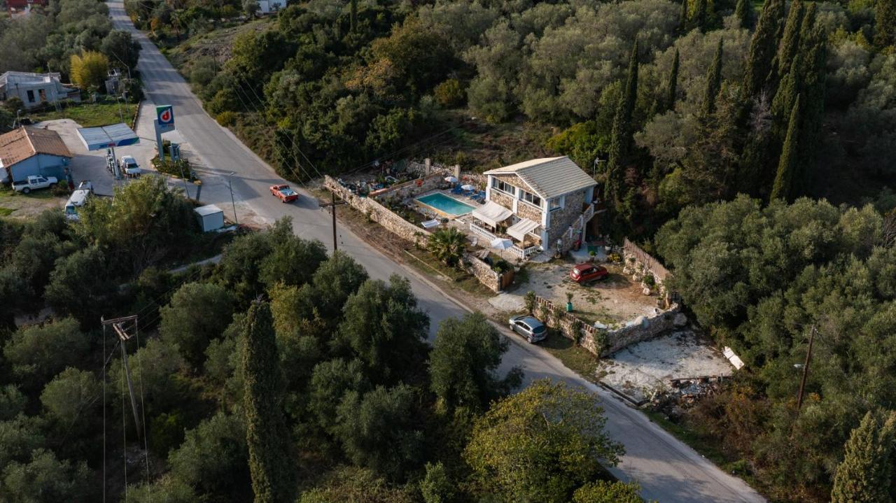 Stelios Stone House Sinarades Villa Kouramádes Eksteriør billede