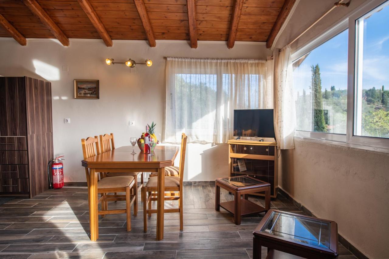 Stelios Stone House Sinarades Villa Kouramádes Eksteriør billede